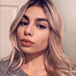 Meet your Posher, Alexis